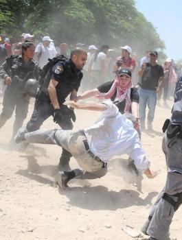 هدم الخان الاحمر في القدس 