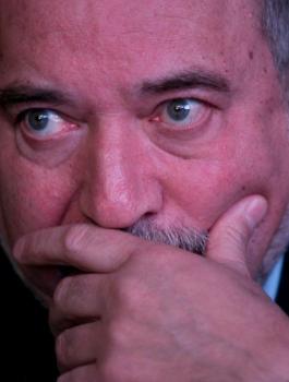 ليبرمان وتنفيذ عقوبة الاعدام بحق الأسرى 