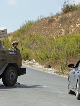 الاحتلال ينصب حاجز عسكرياً على مدخل بلدة يعبد بجنين 
