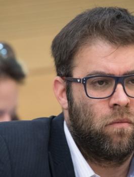 إصابة عضو الكنيست المتطرف "حازان" بحادث سير قرب رام الله