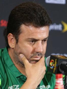 اقالة خوليو سيزار من تدريب المنتخب الفلسطيني 