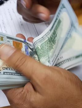 قطر وادخال الاموال الى قطر 