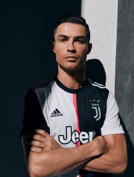 قميص نادي يوفنتوس الجديد 