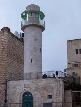 اعادة ترميم مسجد في القدس 