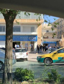 منفذ عملية السطو على البنك في الأردن: نفذت السرقة لسداد ديوني 