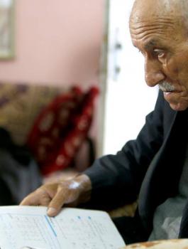 القصة الكاملة للطالب الخليلي ابن الـ 81 عامًا المتقدم للتوجهي للمرة الثانية