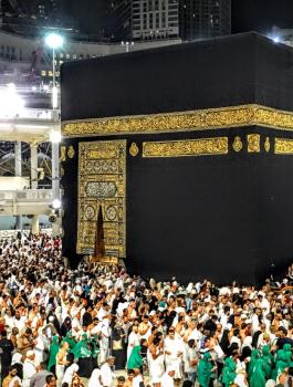إخلاء صحن المطاف من المصلين في المسجد الحرام