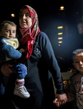 انقاذ مهاجرين سوريين قرب قبرص 