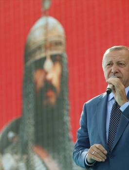 اردوغان يتعهد بتحقيق السلام في سوريا والعراق 