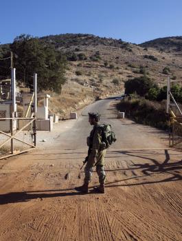 الرئيس اللبناني يكشف عن خطة إسرائيلية لبناء جدار فاصل مع لبنان