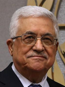 تسليم مساعدات من الرئيس عباس لعدد من المحتاجين في جنين