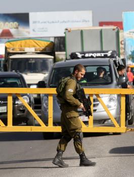 اسرائيل واغلاق الضفة الغربية 