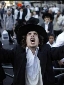 اليهود يتظاهرون ضد الجيش الاسرائيلي 