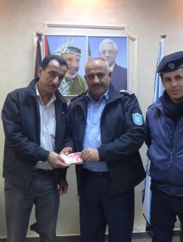 الشرطة تعيد 20 الف شيكل فُقِدَّتْ من مواطن في نابلس