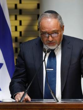 ليبرمان وحماس 