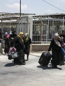 عودة اللاجئيين السوريين الى بلادهم من تركيا 