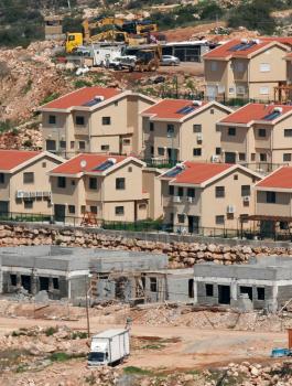 شعث يدعو تشيلي لمواقف حازمة ضد الاستيطان