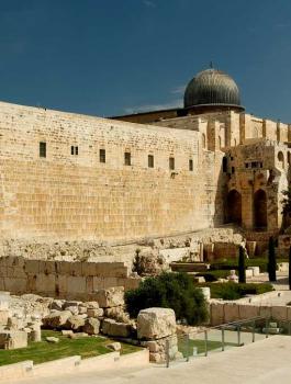 الاحتلال يعتزم منع رفع الآذان في مساجد القدس يوم نقل السفارة الأميركية
