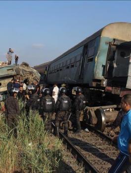 حبس سائقي القطارين المتصادمين شمالي مصر