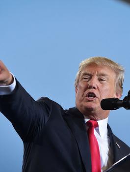 ترامب وشركة آبل 