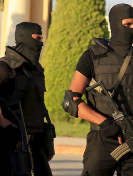 مقتل عناصر من الشرطة المصرية في مصر 