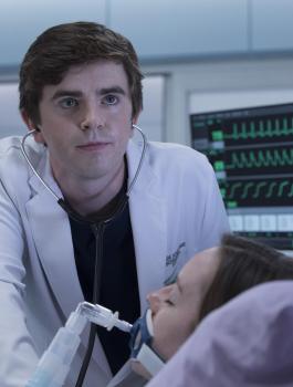 بالفيديو: بطل المسلسل الأميركي The Good Doctor يتحدث بالعربية