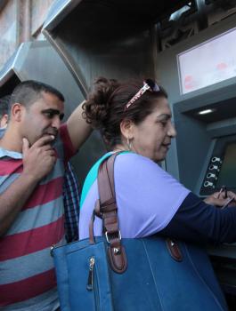 رواتب الموظفين العموميين وازمة المقاصة 