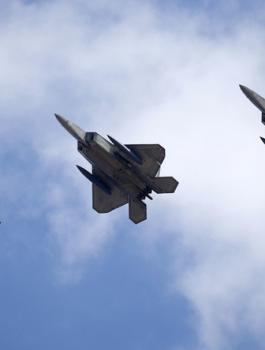 f22  الامريكية في سوريا 