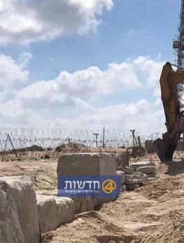 إسرائيل تقيم جدار مع غزة في المكان الذي دخل منه الأسير الاثيوبي لدى القسام