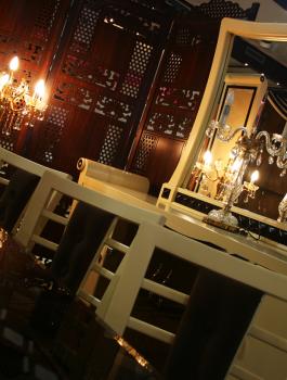 إسرائيل "تسمح" باستيراد ملابس وأثاث خشبي من غزة إلى أسواقها