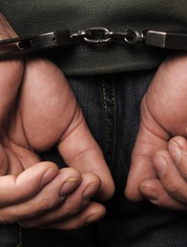 القبض على 3 مشتبه بهم بسرقة شيكات بقيمة ربع مليون شيقل