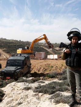 الاستيلاء على اراضي المواطنين في بيت جالا 