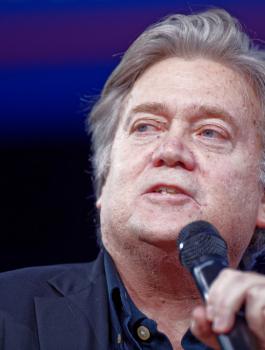 مستشار ترامب : نحن في حالة حرب اقتصادية مع الصين