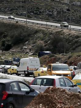 اغلاق حاجز عطارة وعين سينيا 