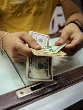 سعر صرف الدولار مقابل الشيقل 