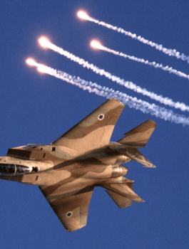 قصف مطلقي الطائرات الورقية