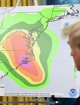 ترامب والاعاصير 