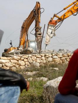 اسرائيل وهدم منازل الفلسطينيين 