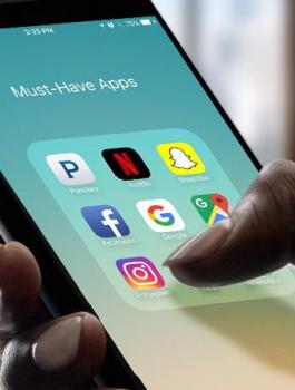 تطبيقات آيفون 