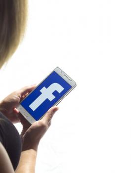 اختراق حسابات فيسبوك