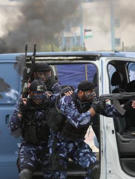 ضبط تجار مخدرات في غزة 