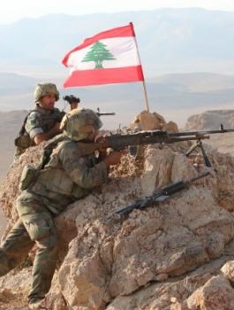 قتيل من الجيش اللبناني قرب الحدود السورية 