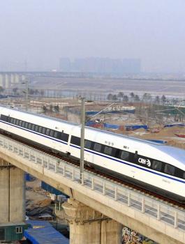 مشروع قطار يصل بين السعودية والامارات 