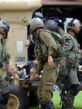 صحيفة معاريف: العلم الفلسطيني كان الطعم لتفجير العبوة الناسفة في جنود الاحتلال