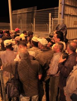 سحب تصاريح العمال من عائلتي قبها وزيد 