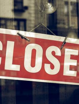 اغلاق مكتب سياحة في رام الله  