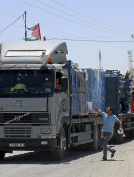 منع ادخال شاحنات الى غزة 