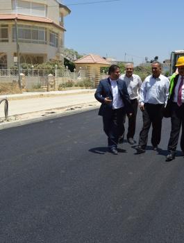 اعادة تعبيد طريق بتين 