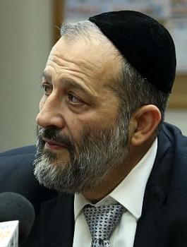 التحقيق مع وزير الداخلية الاسرائيلي 