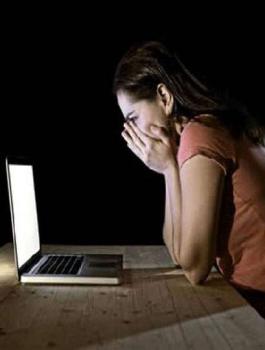 ابتزاز سيدة عبر انستغرام 